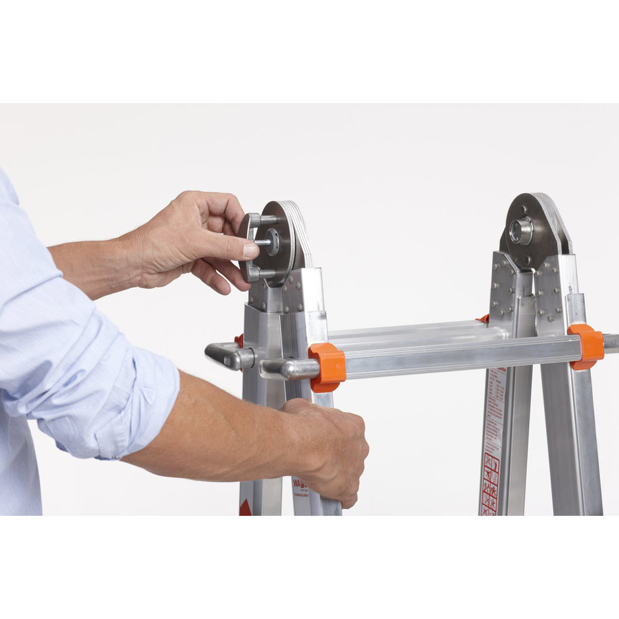 WAKÜ Teleskopleiter - 4x5 Sprossen  Länge 1,57m - 5,30m