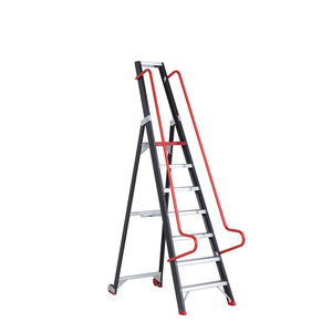 Altrex Taurus Einseitig begehbare Lager- und Regal Stufenleiter